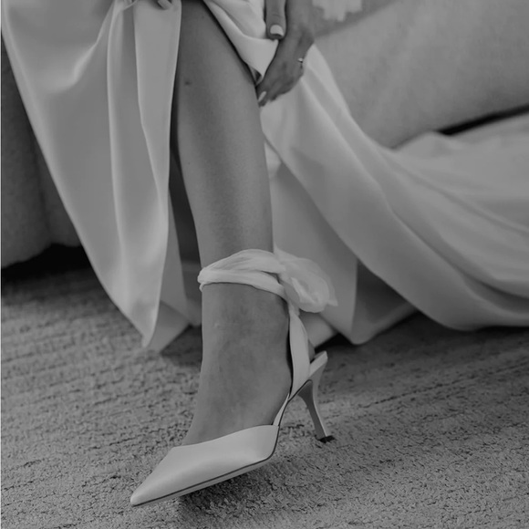 Badgley Mischka Blaze Satin Bow Stilettos - Picture 15 of 17